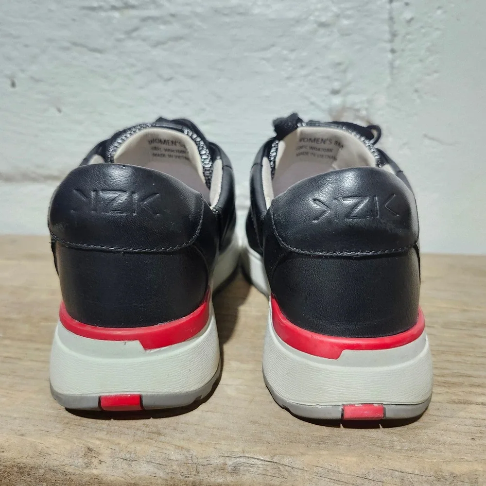 Kizik Montreal Black Leather Hands-Free Slip On Sneakers G8FC W0470BK Size 8M